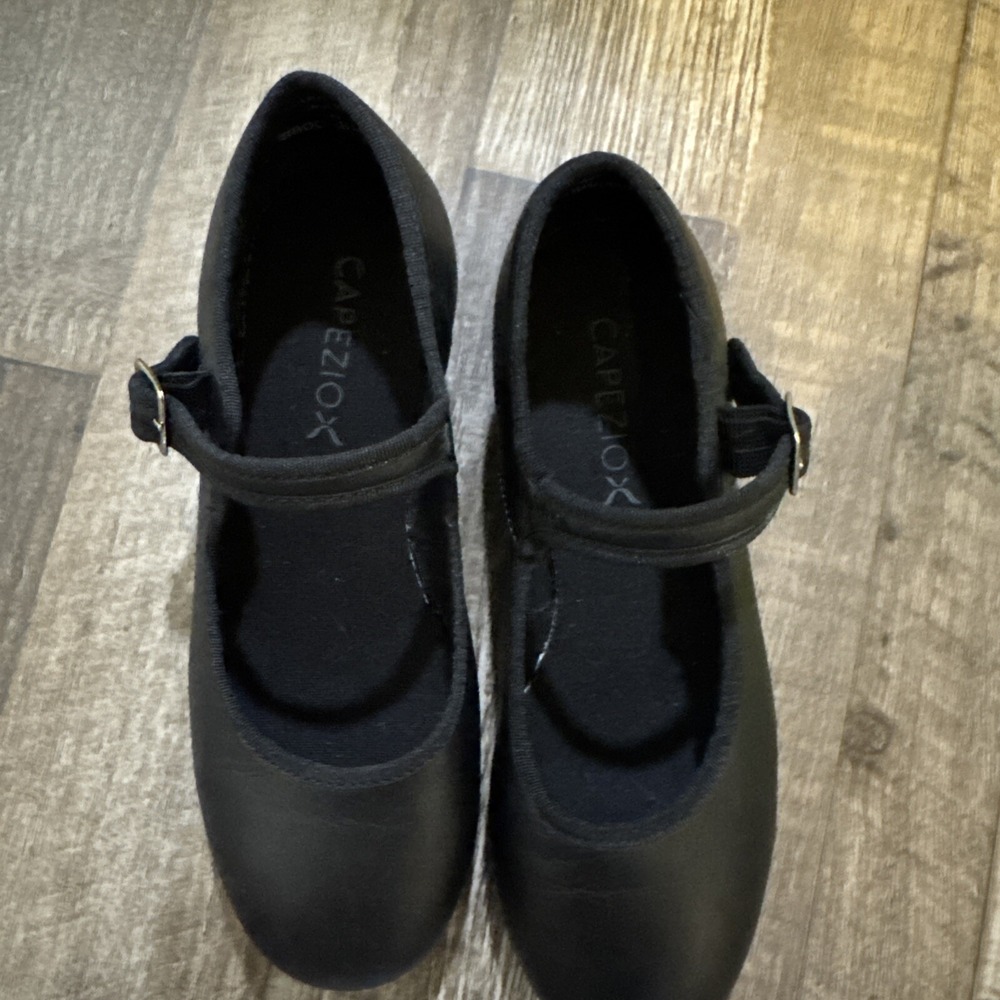 Capezio  Mary Jane Tap Shoes. NWT.  Tele Tone 3800  Black Leather  Size  3.5